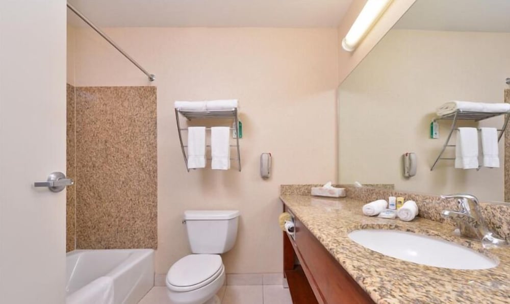 Standard Room, 2 Queen Beds, Non Smoking, Kitchen photo 2