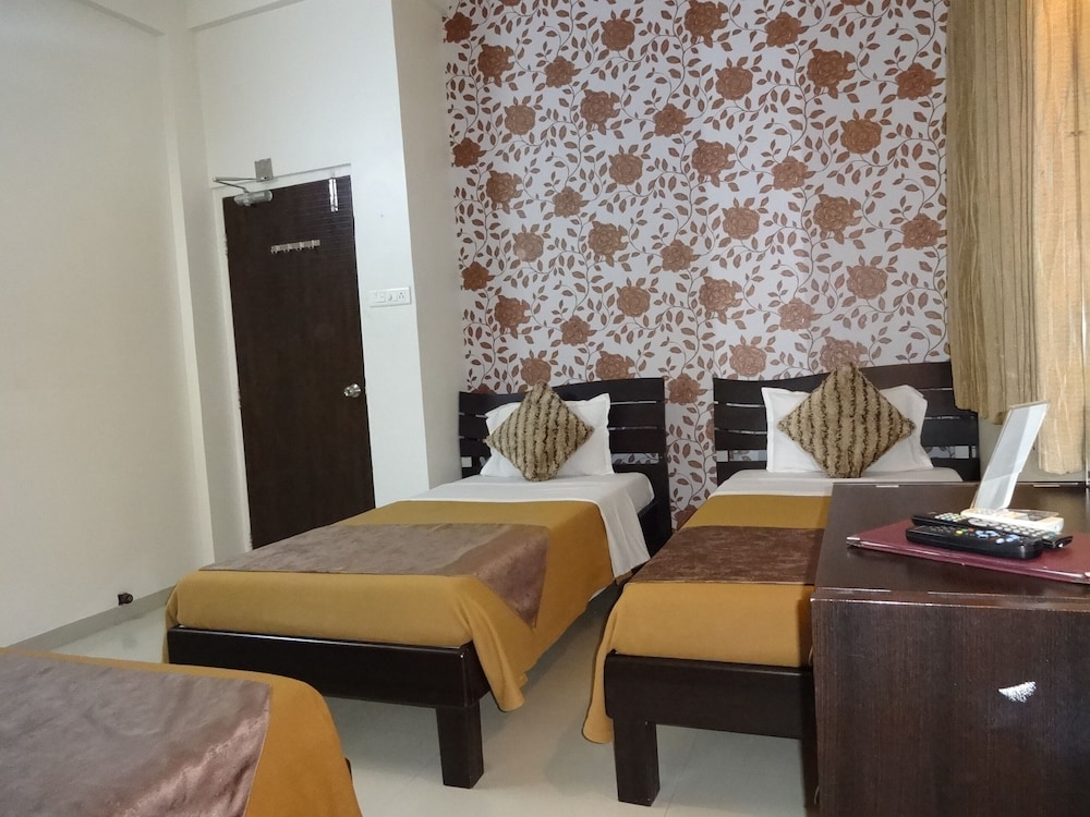 Deluxe Triple Room - Photo 7
