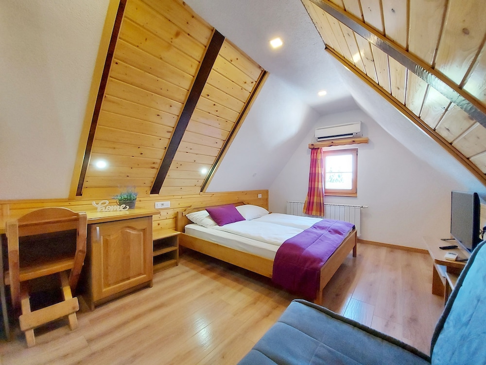 Double Roof room photo 2