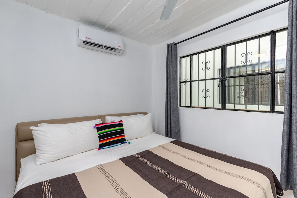 Cuale Condos 1 Bedroom #301 Romantic Zone photo 3