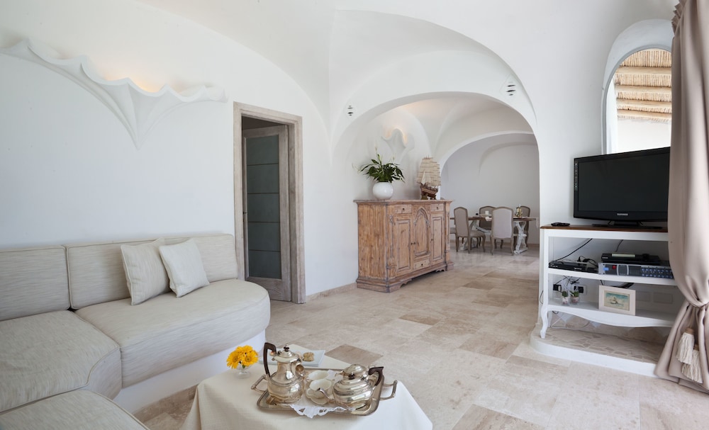 Exclusive Studio Suite, 1 Bedroom, Sea View, Sea Facing photo 3