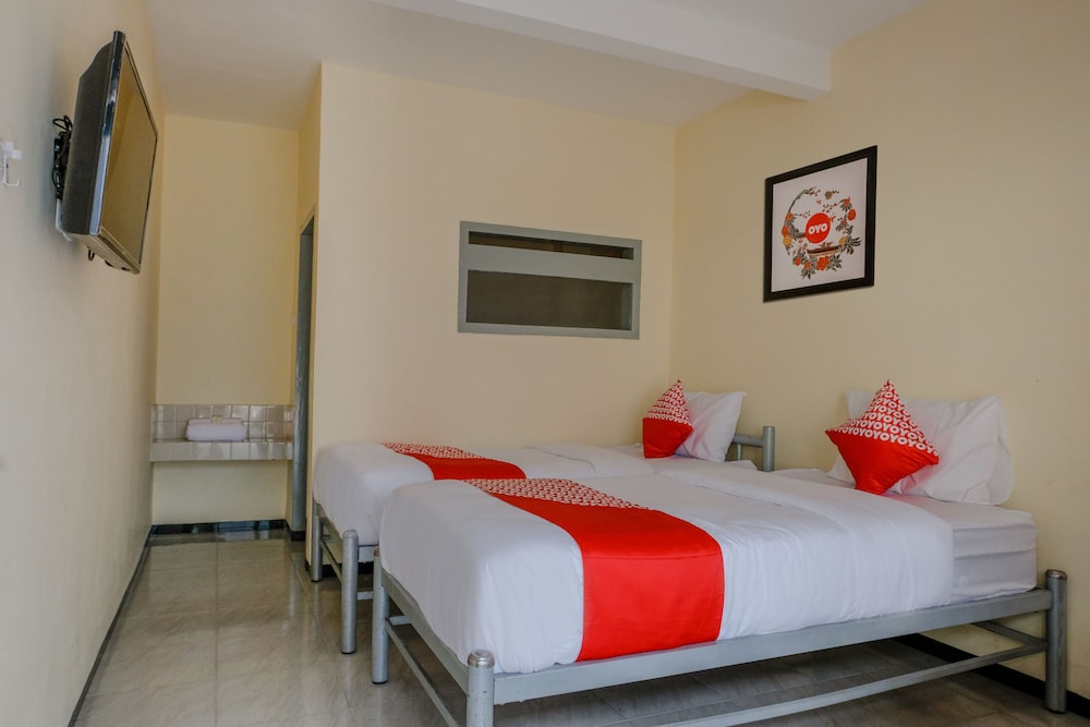 Standard Twin Room - Photo 3