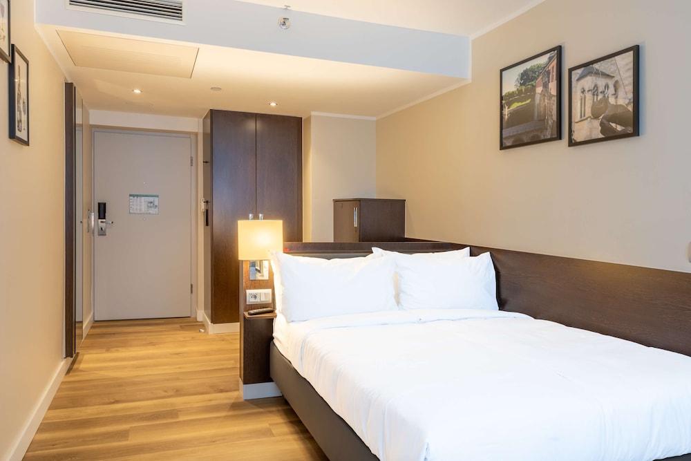 Superior Room thumbnail 5