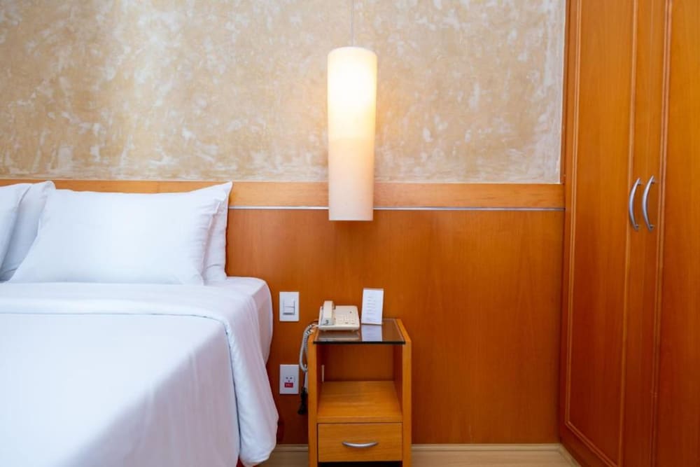 Standard Room, 2 Twin Beds - Photo 1