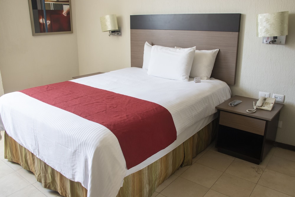 Room, 1 Double Bed, Accessible, Non Smoking - Photo 1