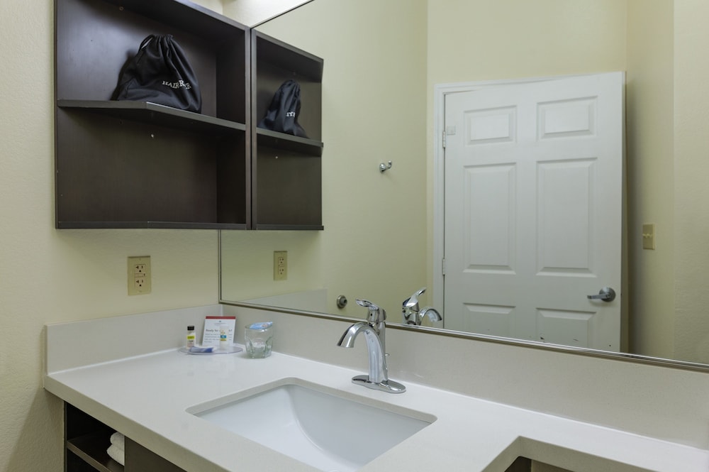 Junior Suite, 1 King Bed, with Sofa Bed (Full Kitchen) photo 2