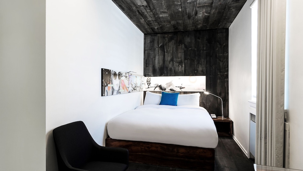 Standard Room, Ground Floor (C3) thumbnail 6