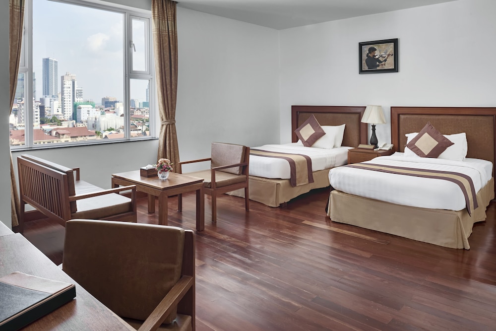 Junior Suite, 2 Twin Beds, City View photo 3