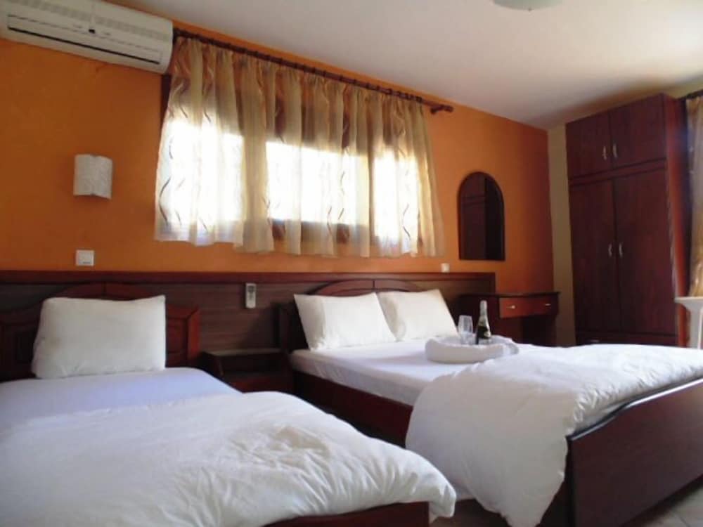 Economy Triple Room