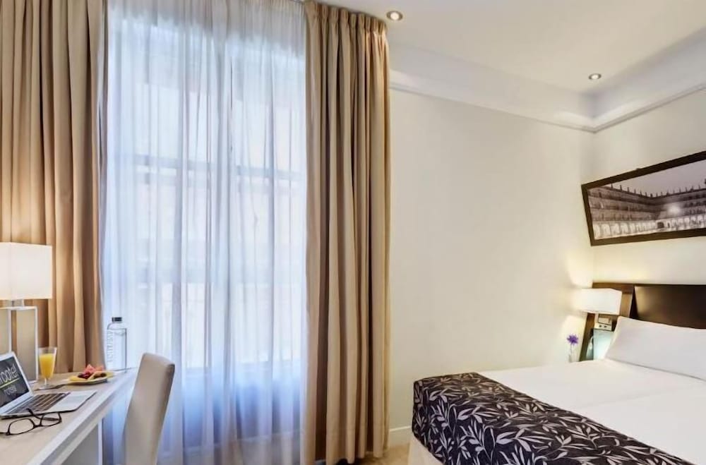 Classic Twin Room - Photo 5