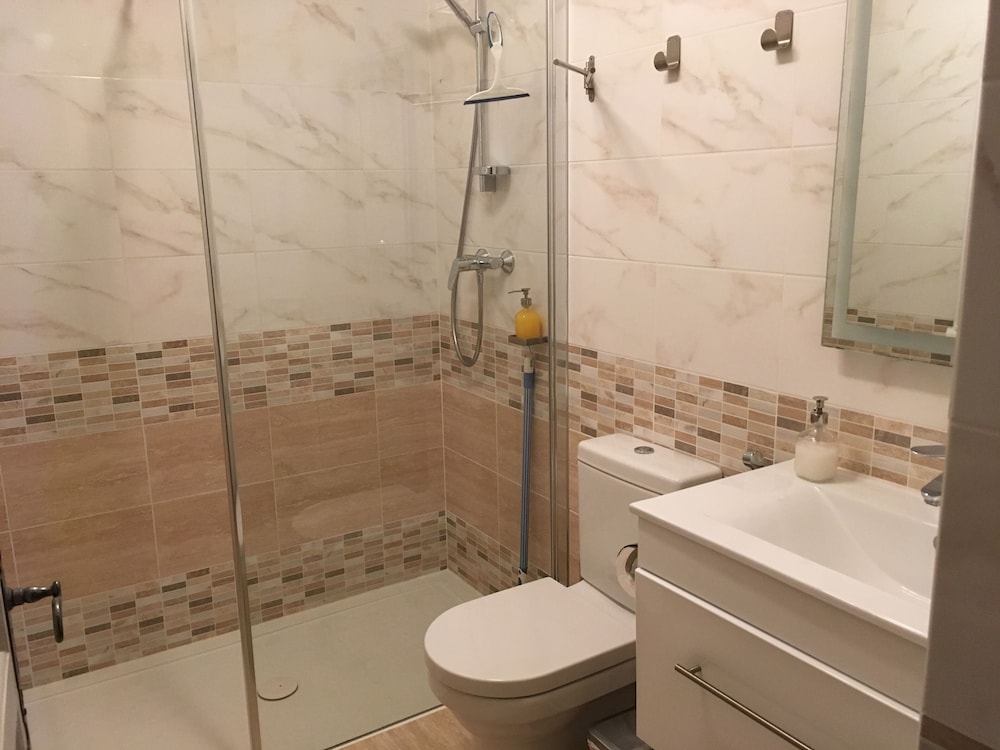 Twin Room, Ensuite, Mountain View photo 2