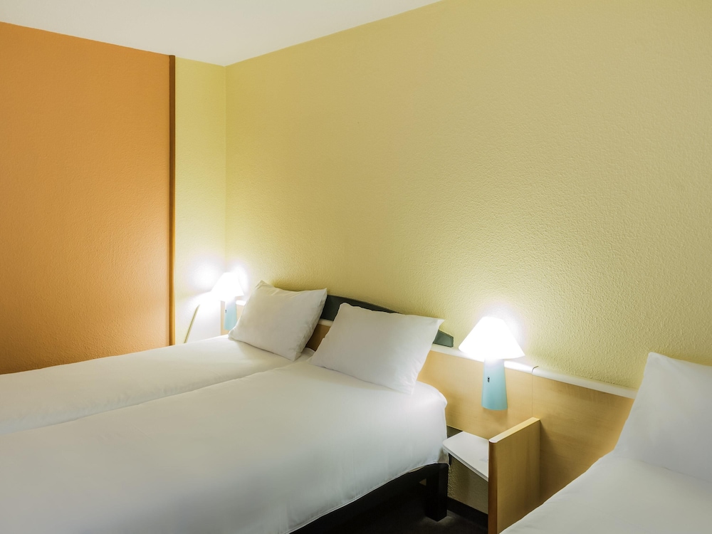 Room, Multiple Beds, Non Smoking - Photo 3