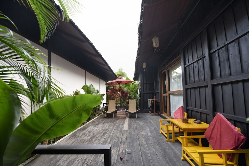 Superior Chalet, 1 King Bed, Terrace photo 2