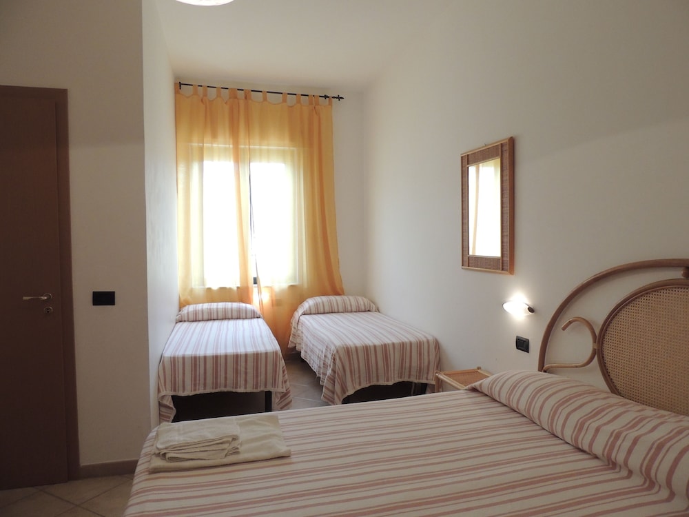 Quadruple Room, Hill View (15) photo 3