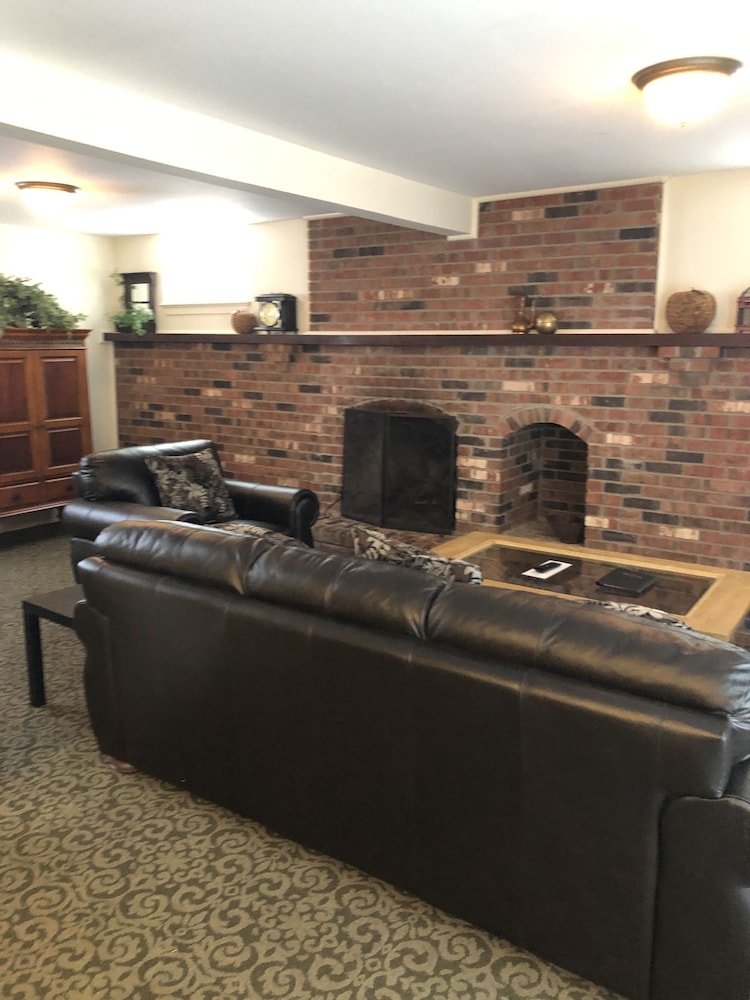 Highland Cottage 1 King/Bdrm, 1 Queen/Bdrm, 1 Queen Sleeper with 3/4 Bath photo 2