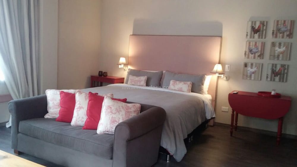 Superior Suite, 1 King Bed, Jetted Tub