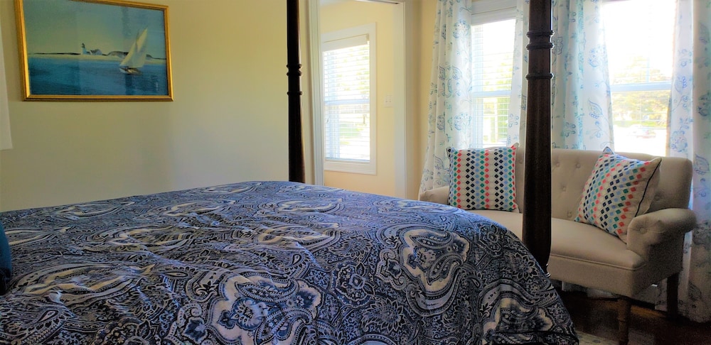 Kittery Point Room photo 3