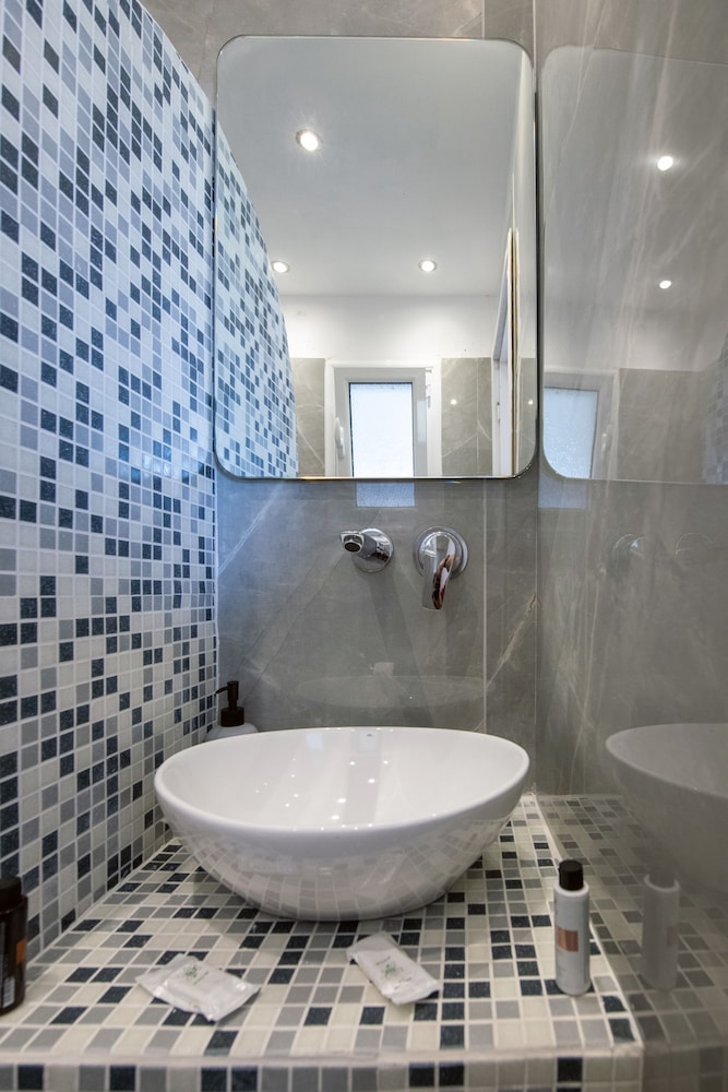 Triple Room - Photo 2