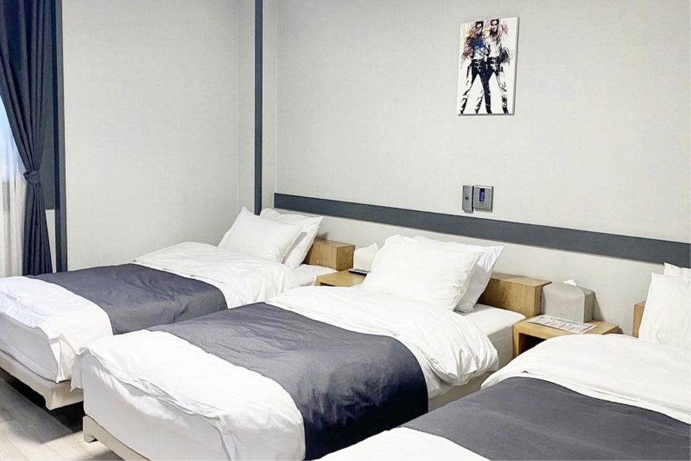 Triple Room, City View