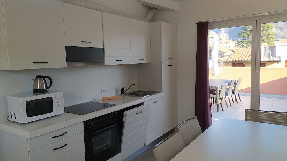 Family Penthouse, 3 Bedrooms, Non Smoking, Lake View (Top floor) photo 3