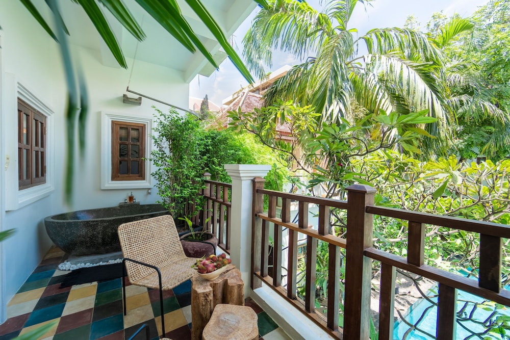 Deluxe Terrace Twin with Bathtub (Resort) - Photo 14
