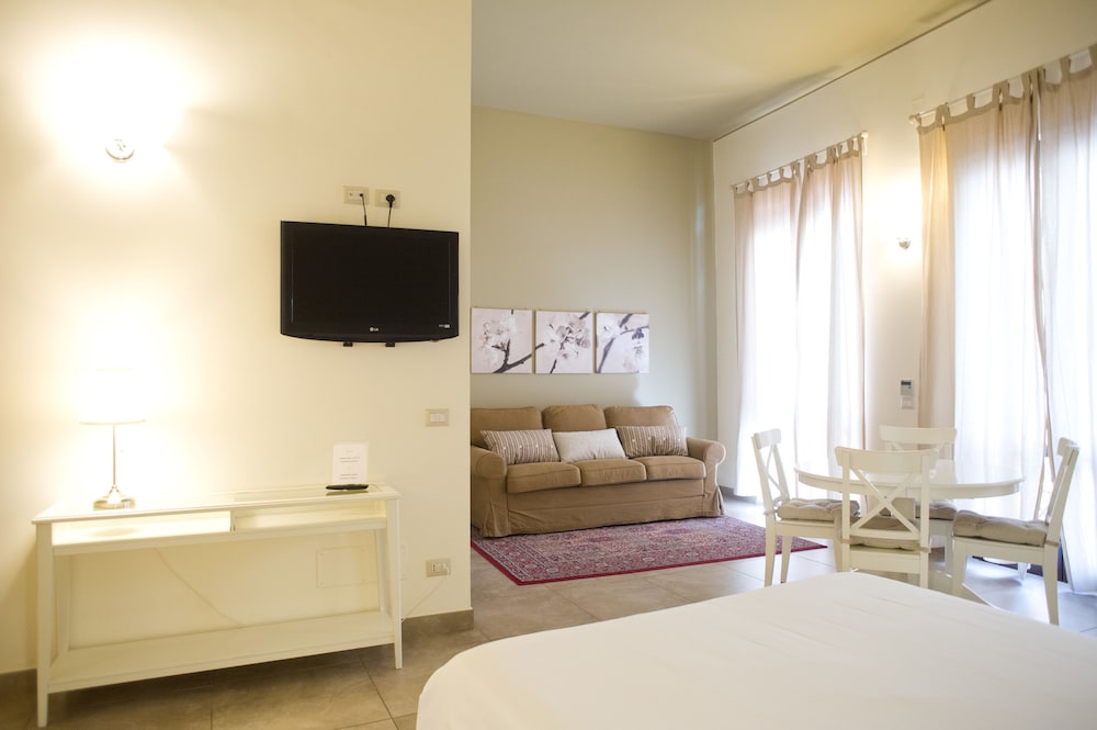 Superior Studio, 1 Bedroom, Private Bathroom photo 2