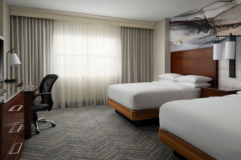 Club Suite, 1 Bedroom - Photo 2