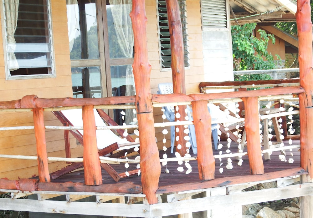 Big Bungalow Seafront photo 2
