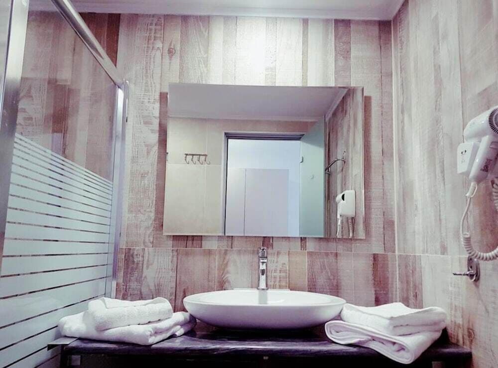 Superior Triple Room, Beach View photo 2