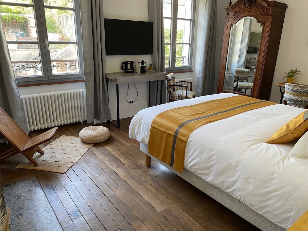 Deluxe Double Room, Courtyard View photo 3