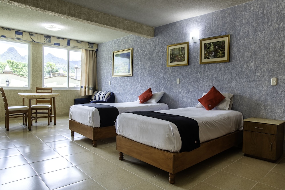 Standard Twin Room, 2 Twin Beds photo 2