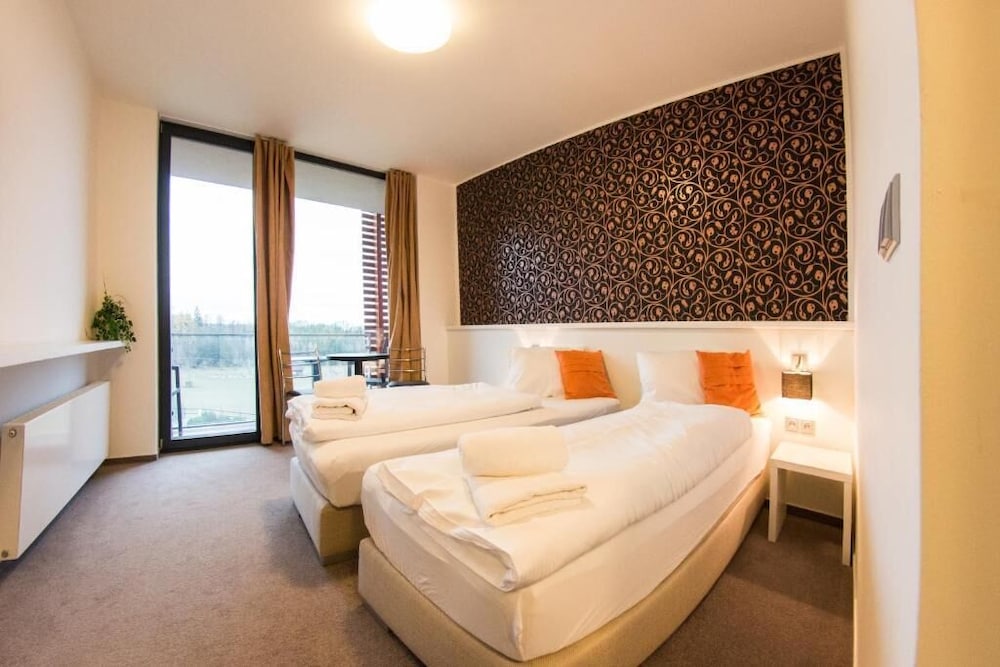 Deluxe Double or Twin Room, Balcony, Garden View photo 2
