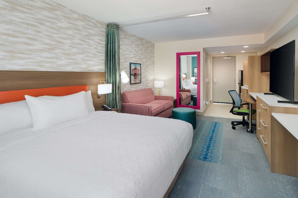 Studio Suite, 1 King Bed, Accessible, Bathtub photo 2
