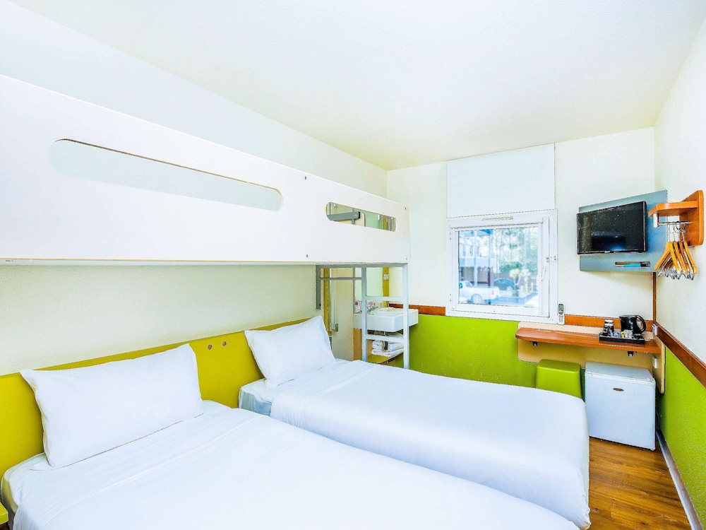 Standard Room, Multiple Beds photo 3
