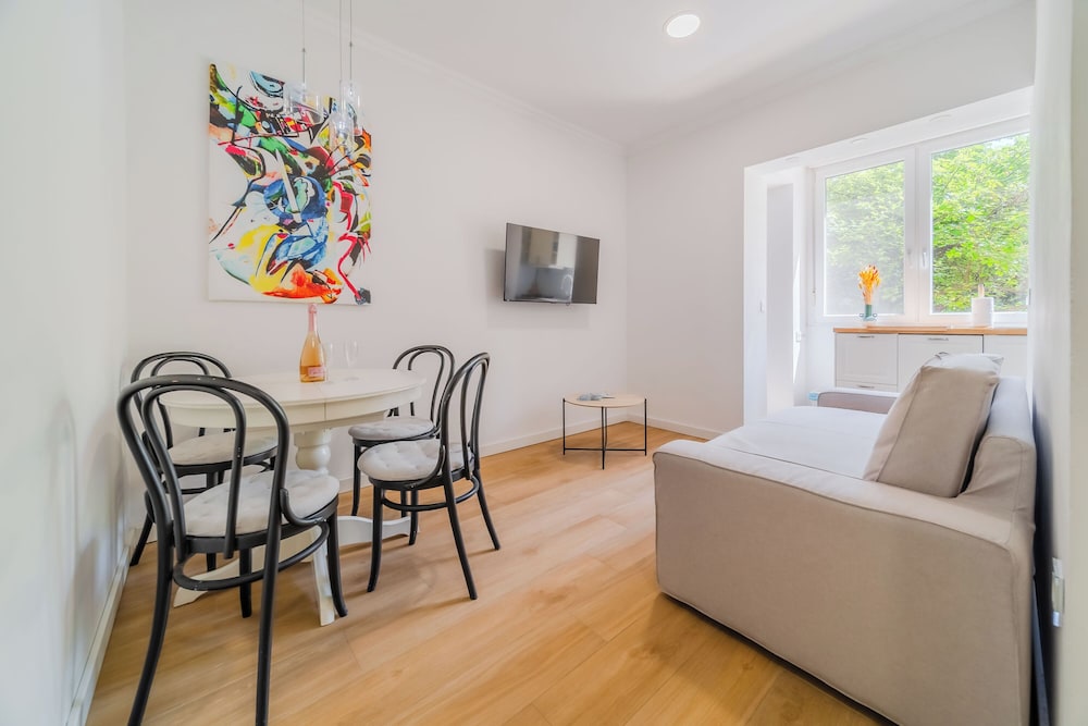 Family Apartment, Multiple Bedrooms (Central Cozy 2 Bedroom Apartment)