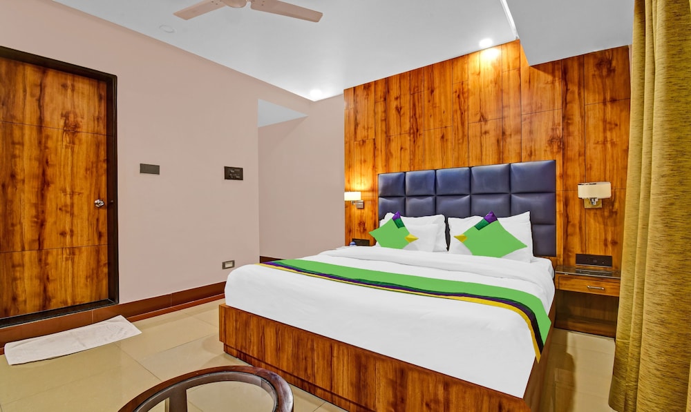 Deluxe Room - Photo 6