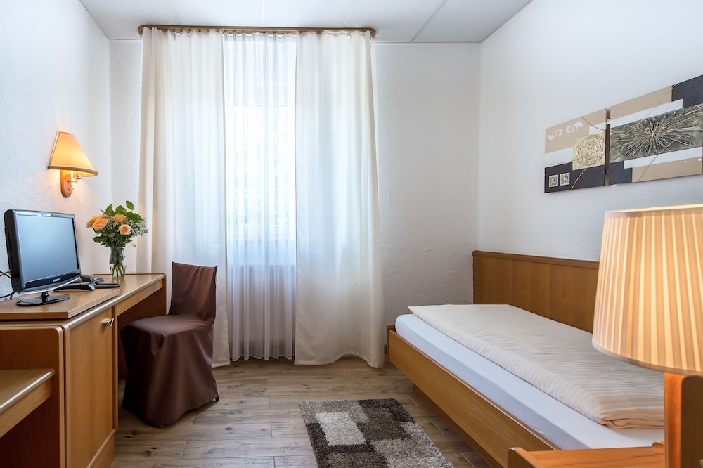 Single Room photo 3
