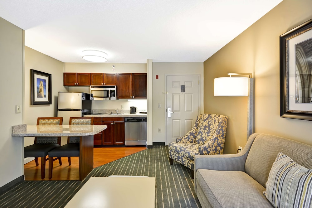 Suite, 2 Double Beds - Photo 10