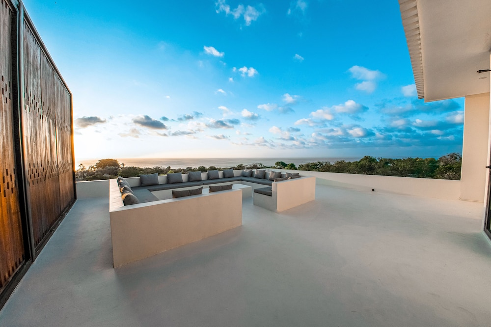 Grand Villa, 6 Bedrooms, Private Pool, Ocean View photo 1