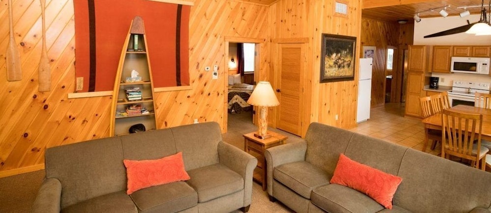 Gunflint Lake Home #27 (3 Bedroom) photo 2