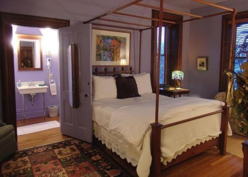 The Love Nest photo 1