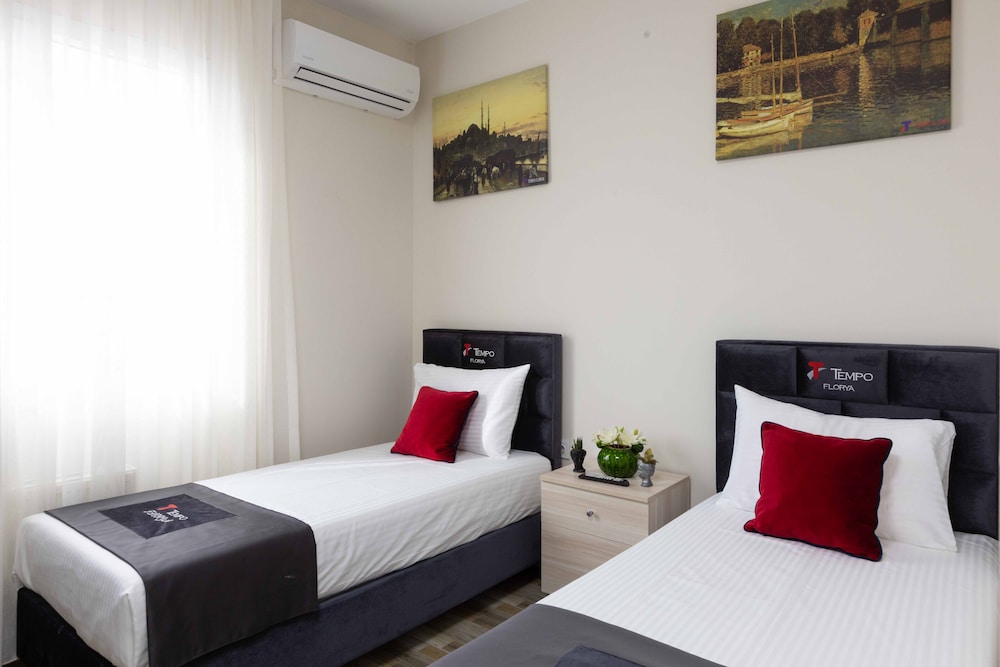 Deluxe Double or Twin Room photo 2
