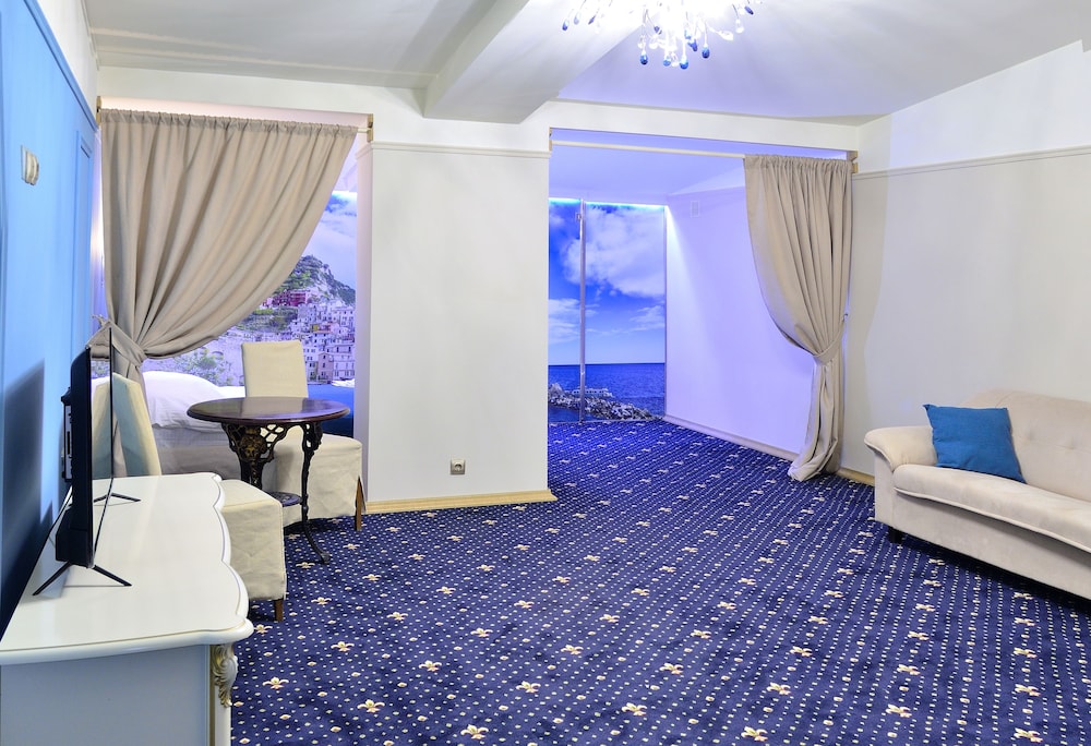 Superior Triple Room photo 2