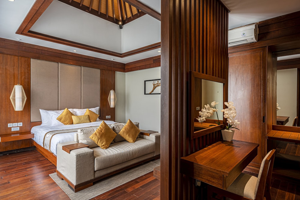 One Bedroom Pool Villa with One-Time 60-Minute Couple's Massage photo 3
