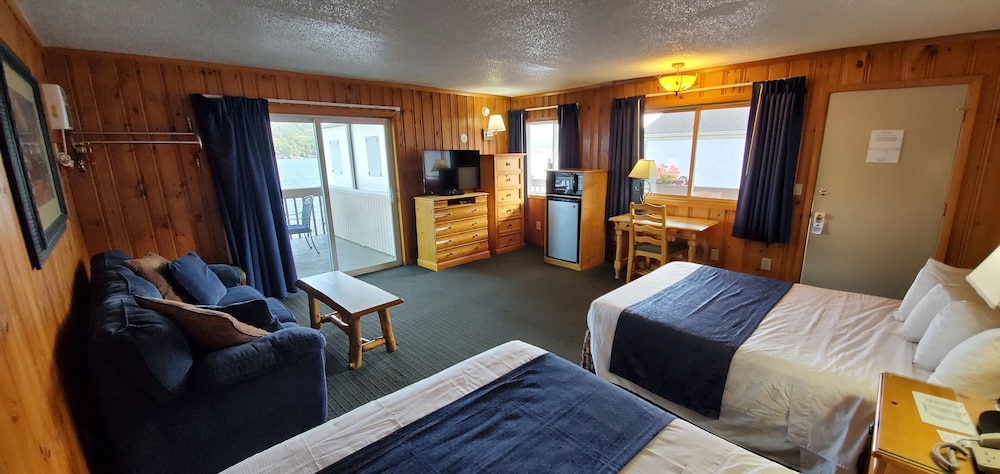 Premium Suite, 2 Queen Beds, Lakeside photo 2