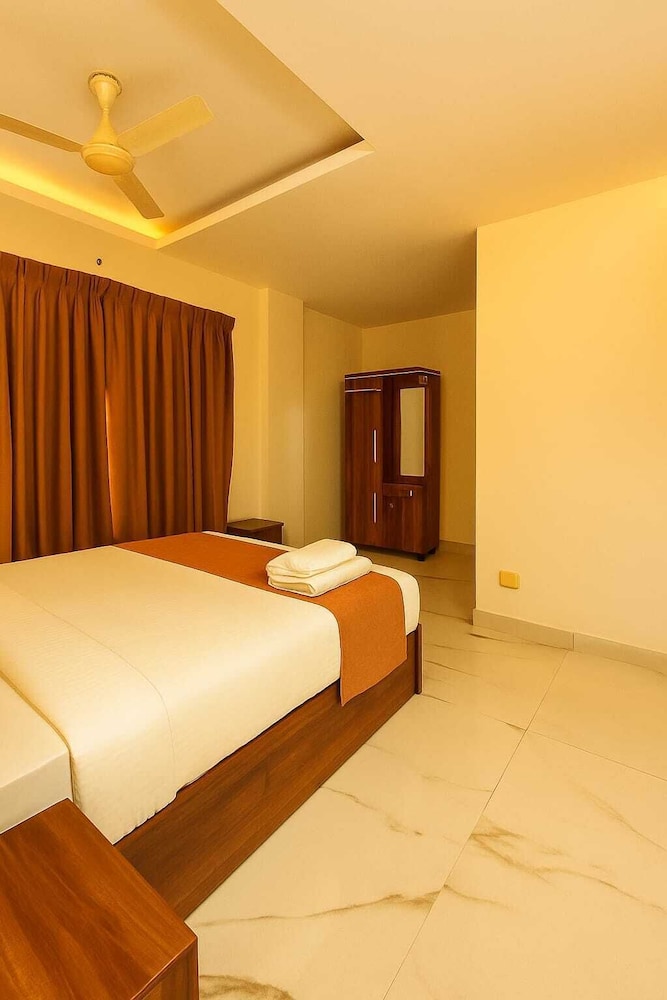 Deluxe Double Room, Pool View