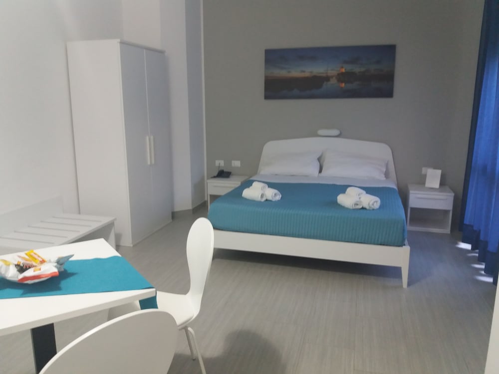 Basic Room, 1 Double Bed, Kitchenette photo 2