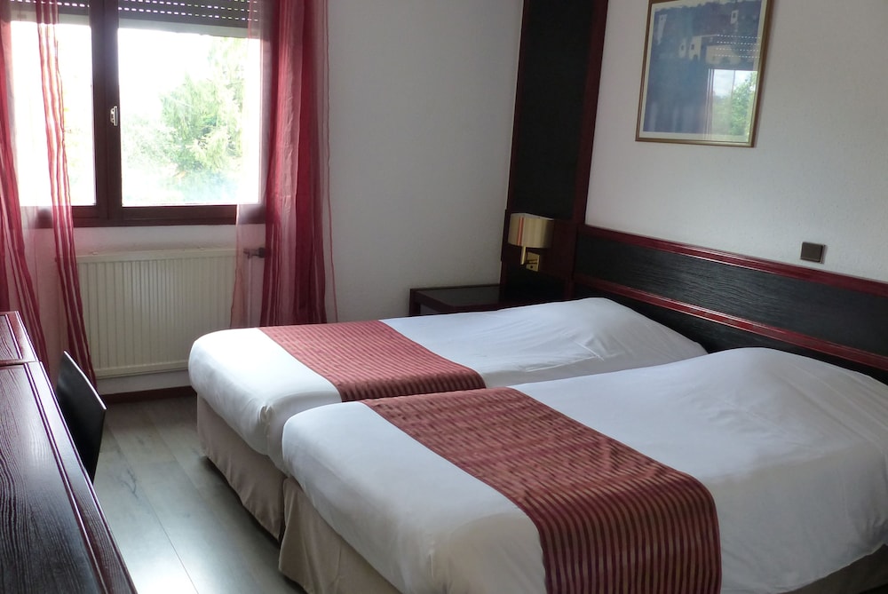 Twin Room - Photo 15