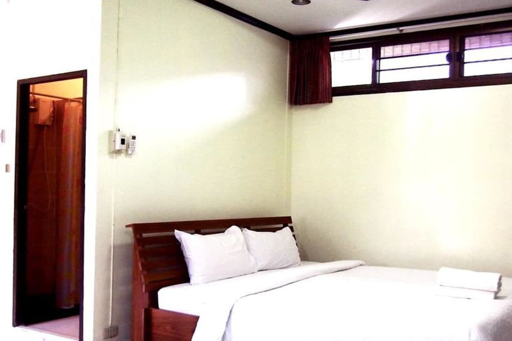 Standard Double Room, 1 King Bed photo 2