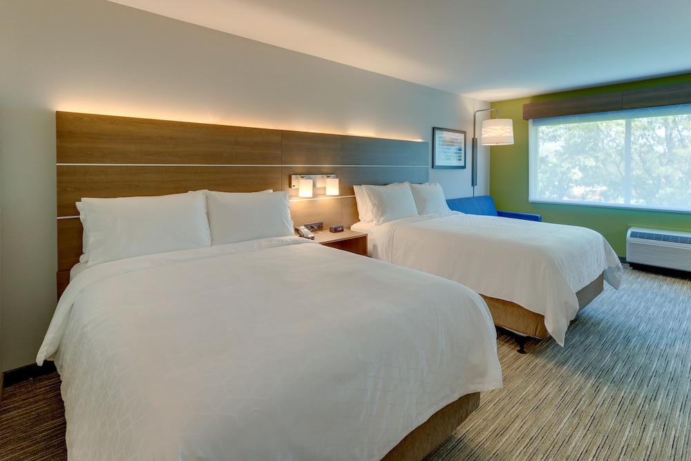 Suite, 2 Queen Beds - Photo 4